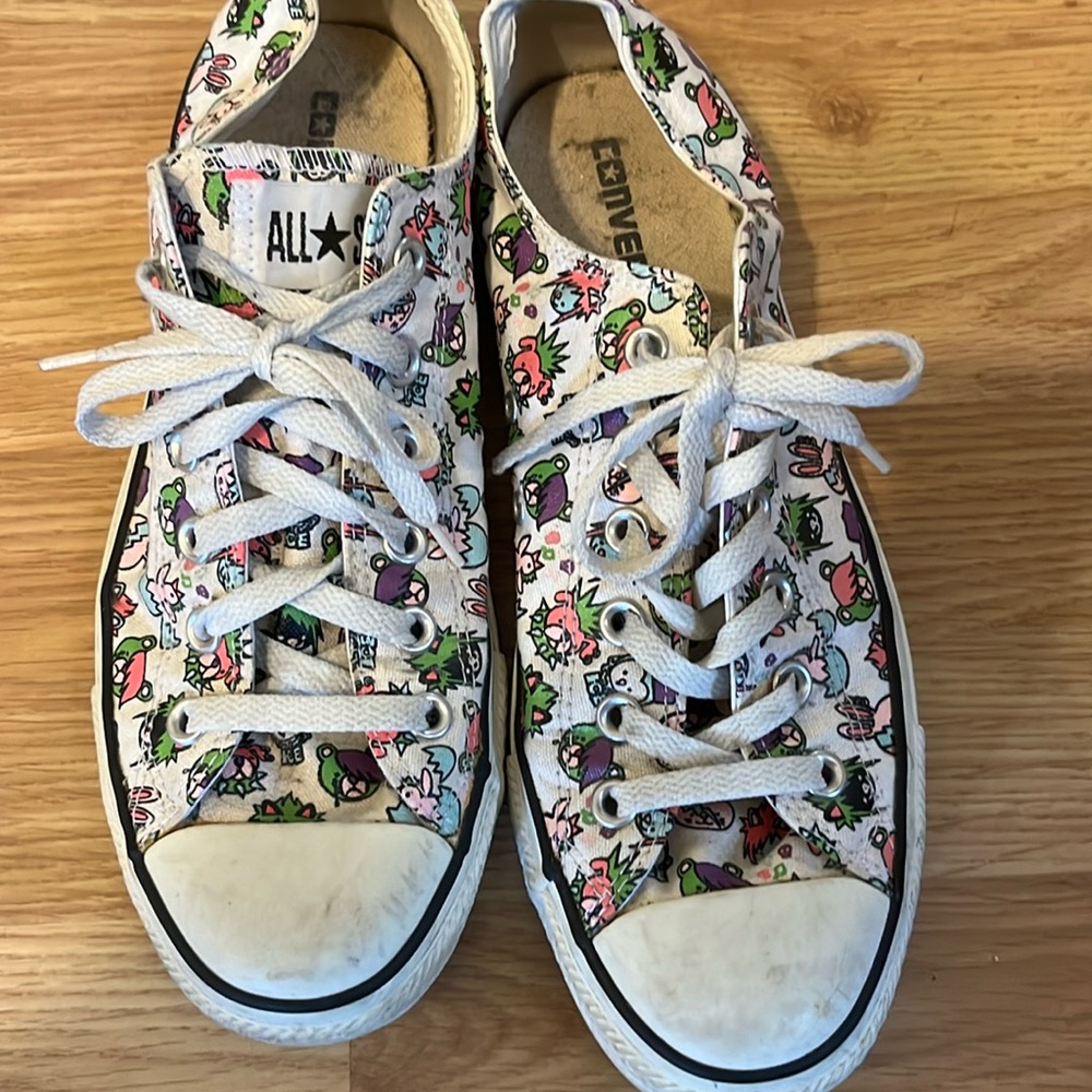 Converse Size 8 Men’s Emo Animal print